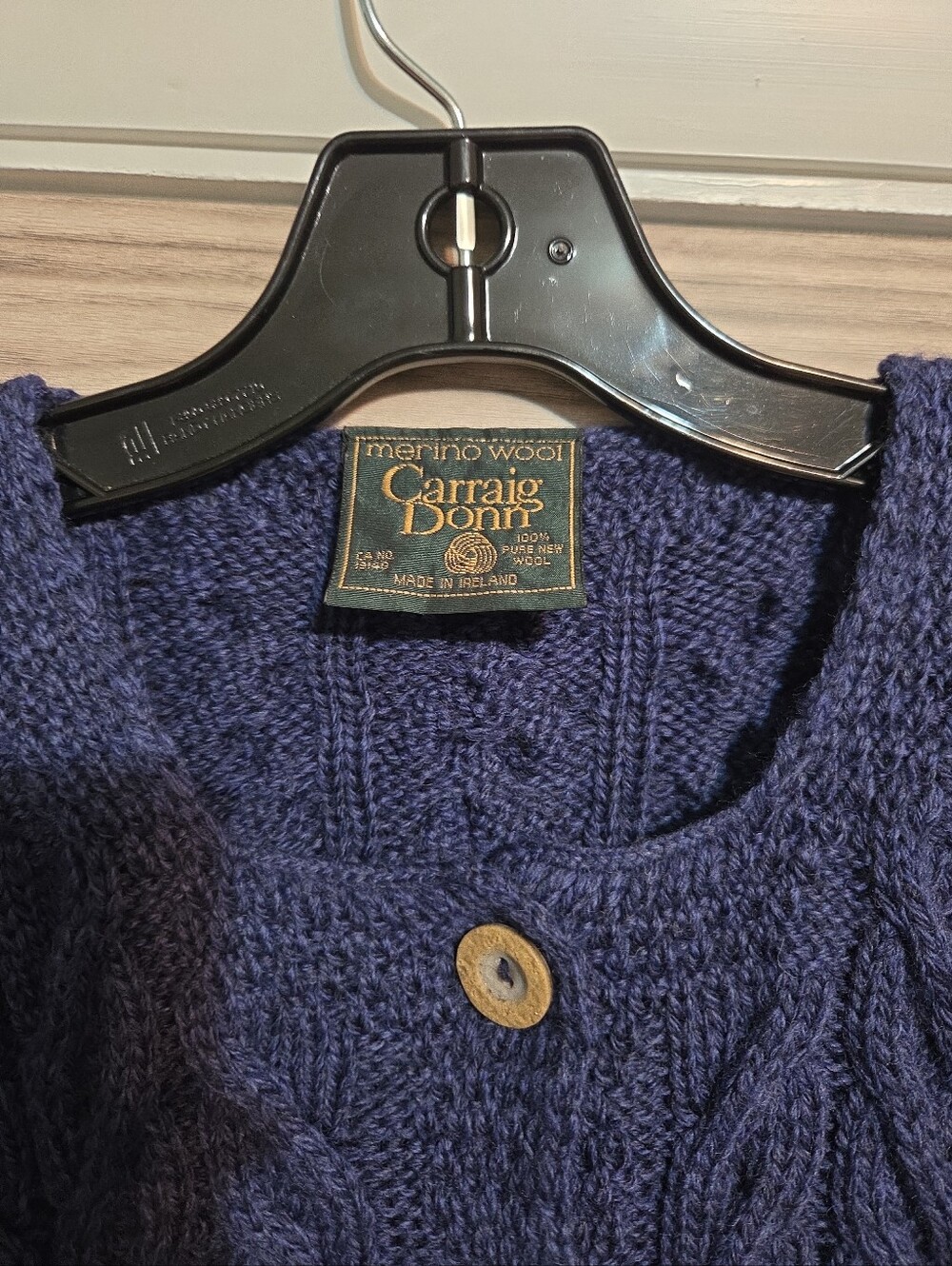 Carraig Donn Cable Knit Button-Front Women’s Wool Sweater Cardigan - Navy - Picture 3 of 5